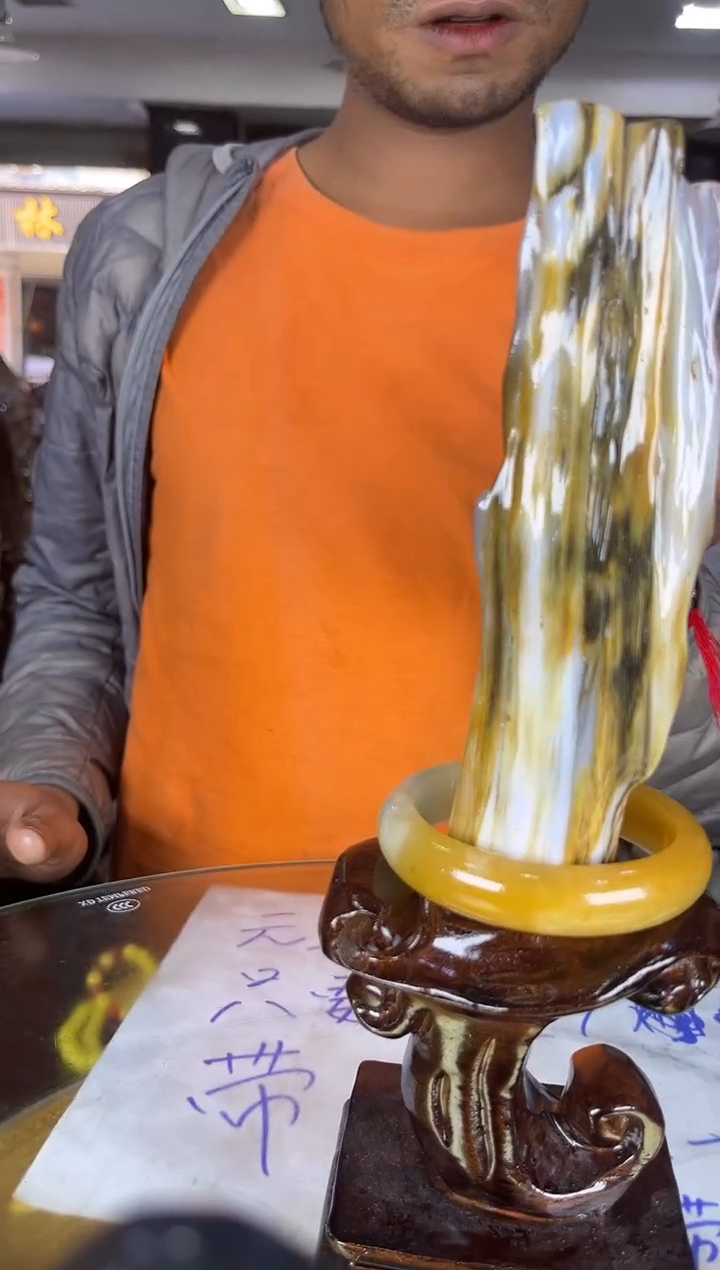 缅甸天然树化玉精品居家摆件