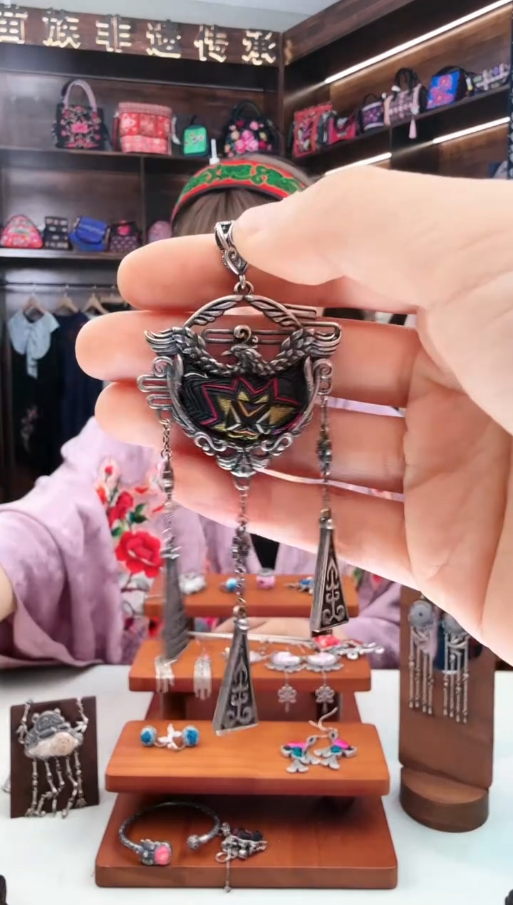 【闪购商品】织绣232蚩梦苗族古绣