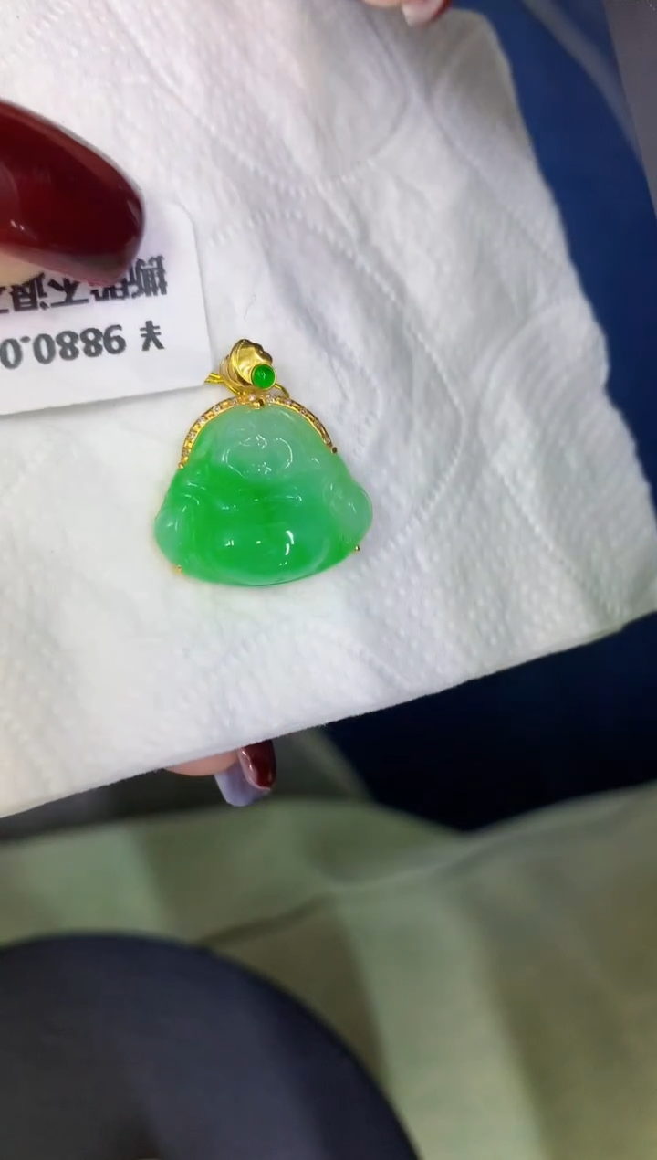 颈饰18K金镶嵌翡翠缅甸天然翡翠A货