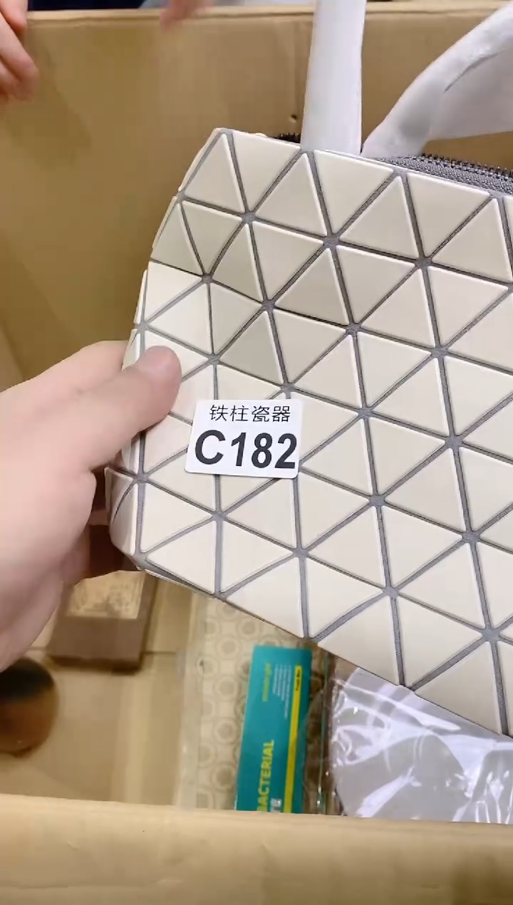 【闪购商品】瓷片182midomidomido