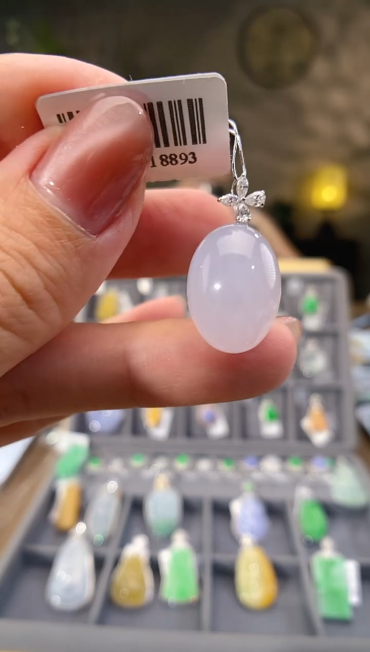 吊坠(不含链)18K金镶嵌翡翠蛋面