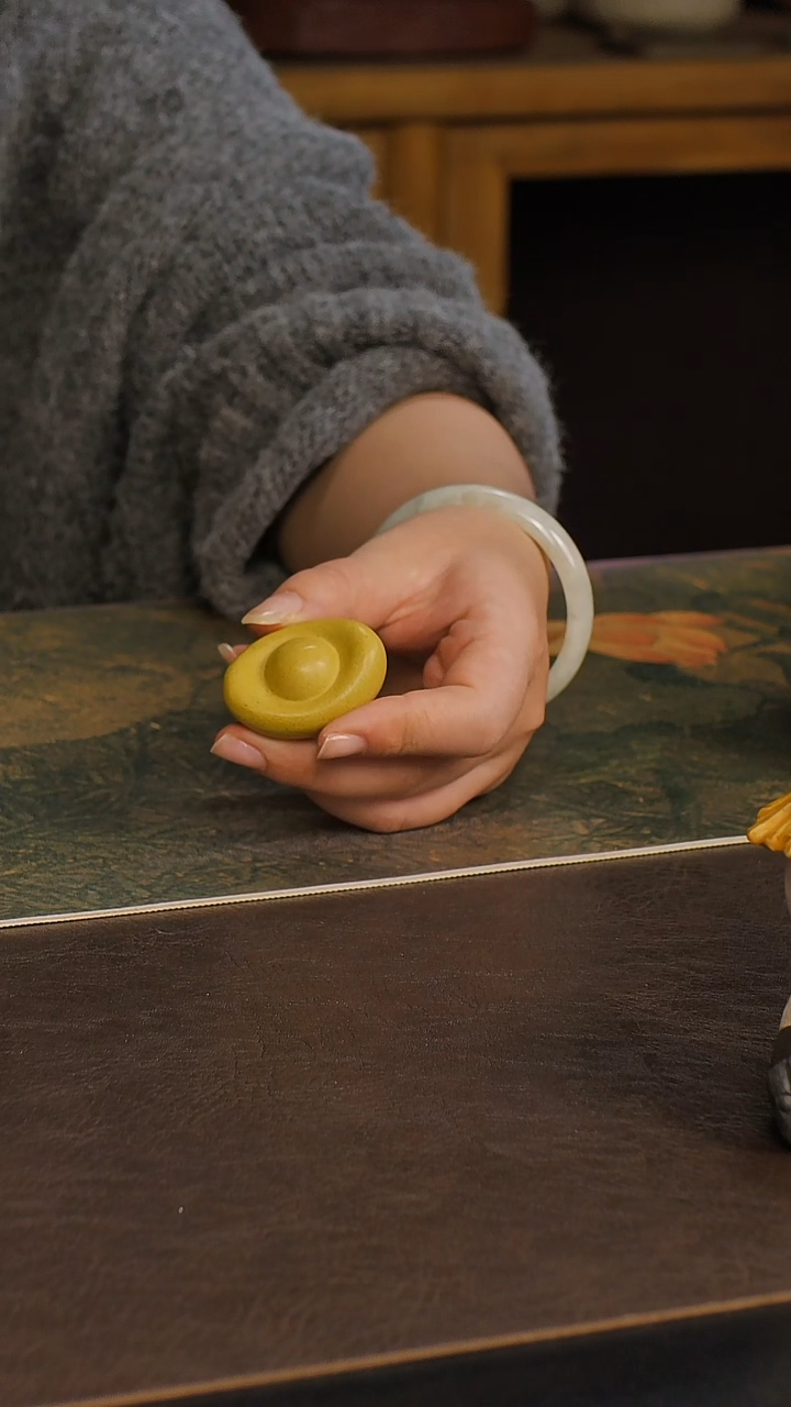 紫砂茶宠年余作品金元宝