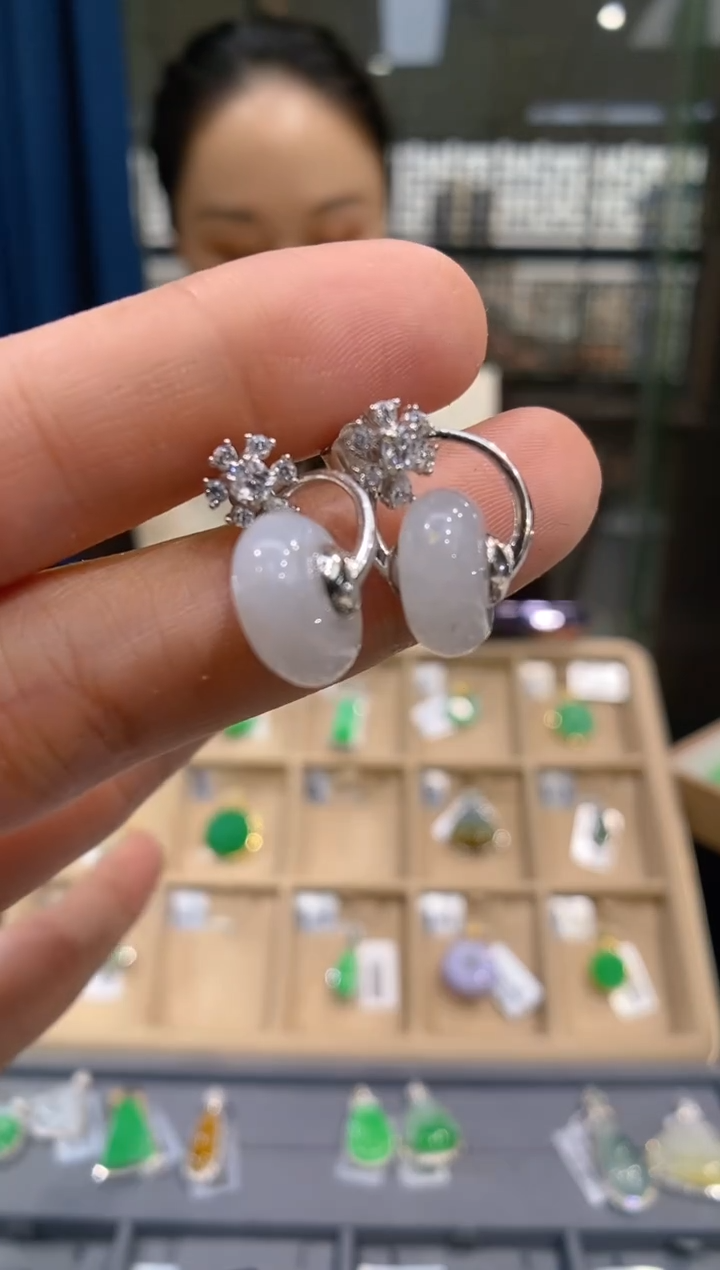 【闪购商品】翡翠吊坠(不含链)银S925镶嵌甜甜圈耳钩