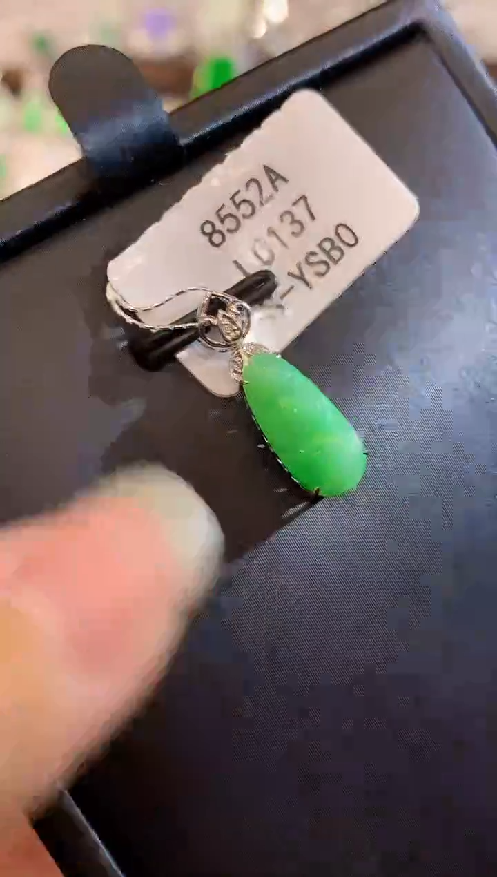 吊坠(不含链)18K金镶嵌翡翠L