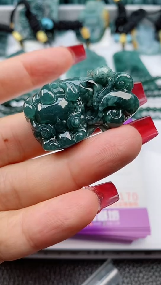 【闪购商品】翡翠颈饰未镶嵌            