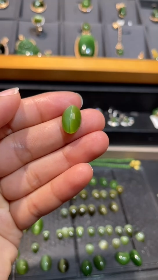 【闪购商品】和田玉碧玉猫眼裸石未镶嵌多样性发一