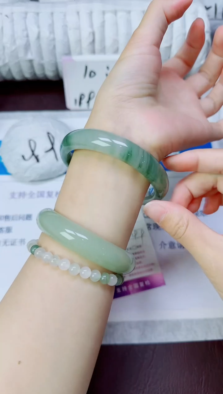 石英质玉手镯未镶嵌233/60