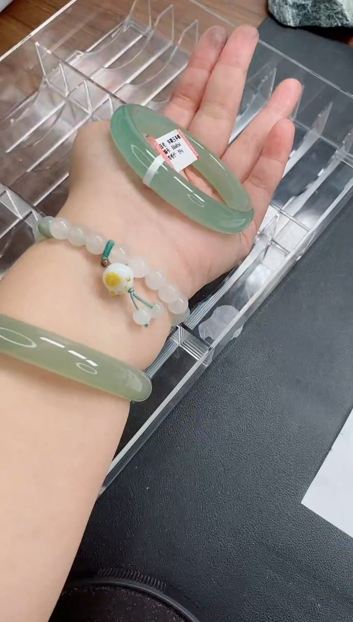 未镶嵌手镯石英质玉121/60-61