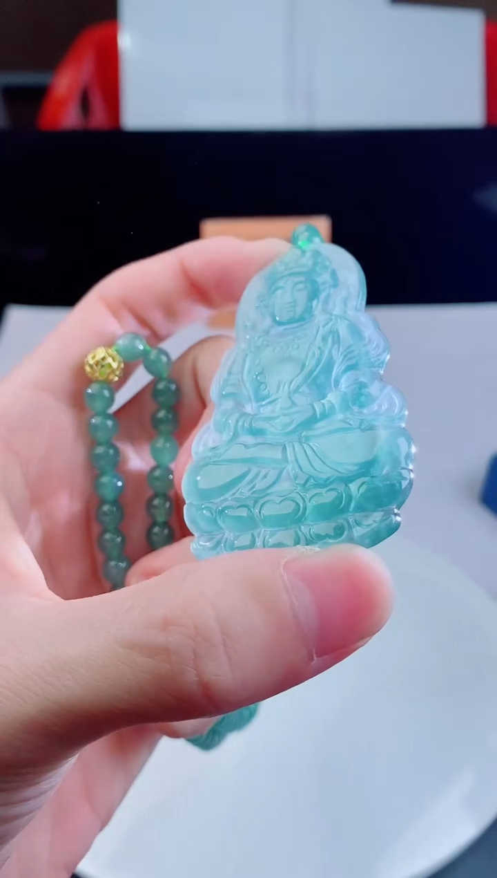 颈饰未镶嵌翡翠          