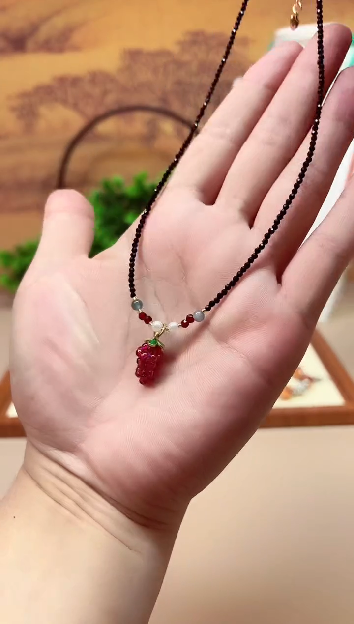 14K金镶嵌颈饰石榴石X121