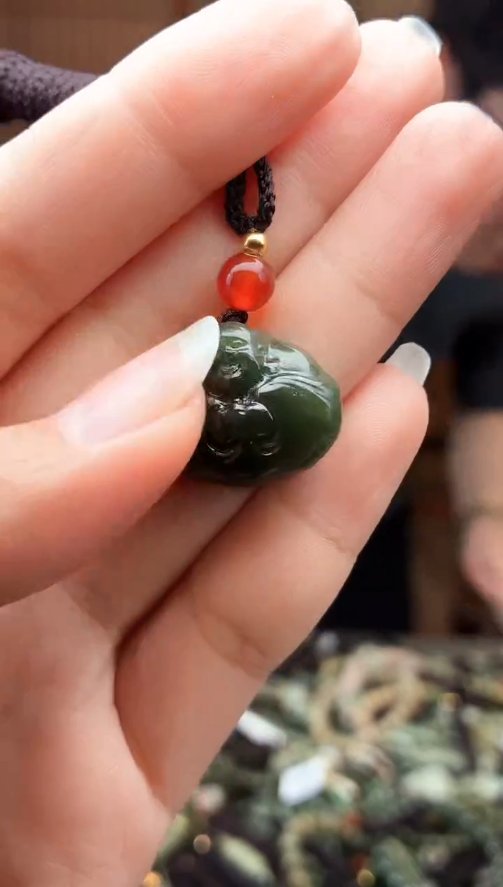 颈饰未镶嵌和田玉1