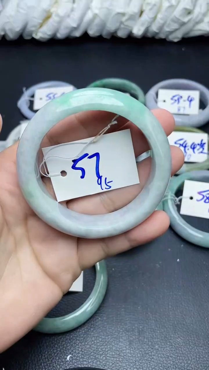 未镶嵌手镯翡翠95