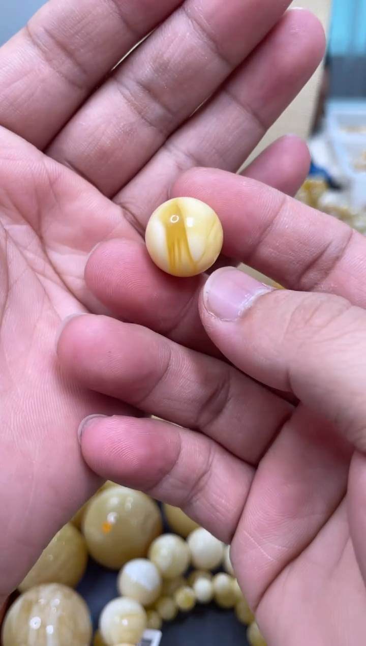 【闪购商品】琥珀颈饰未镶嵌原矿俄料蜜蜡圆珠16mm