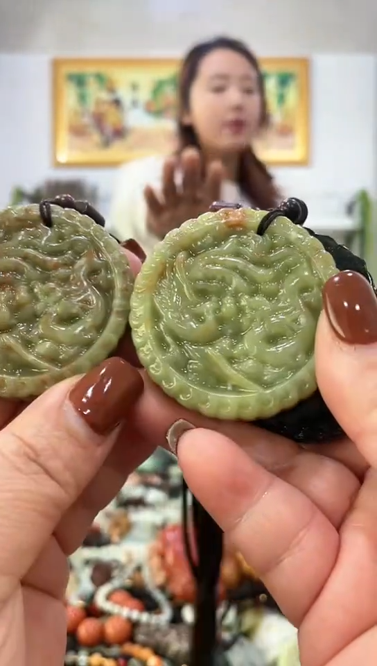 未镶嵌岫玉挂件多样性发货发其中一件