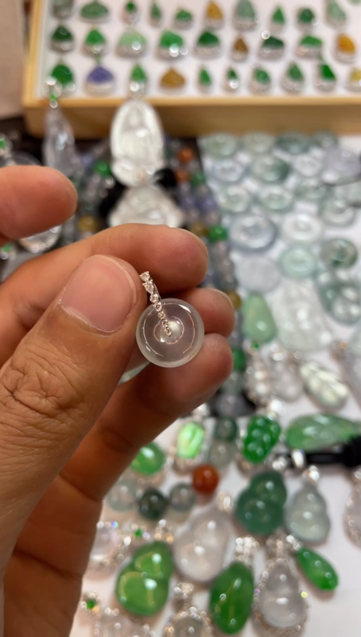 【闪购商品】翡翠吊坠(不含链)18K金镶嵌平安扣