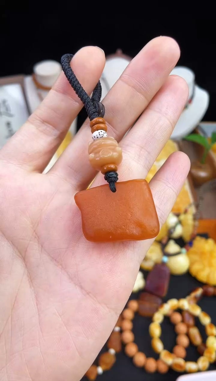 琥珀未镶嵌珠宝奇石柒月