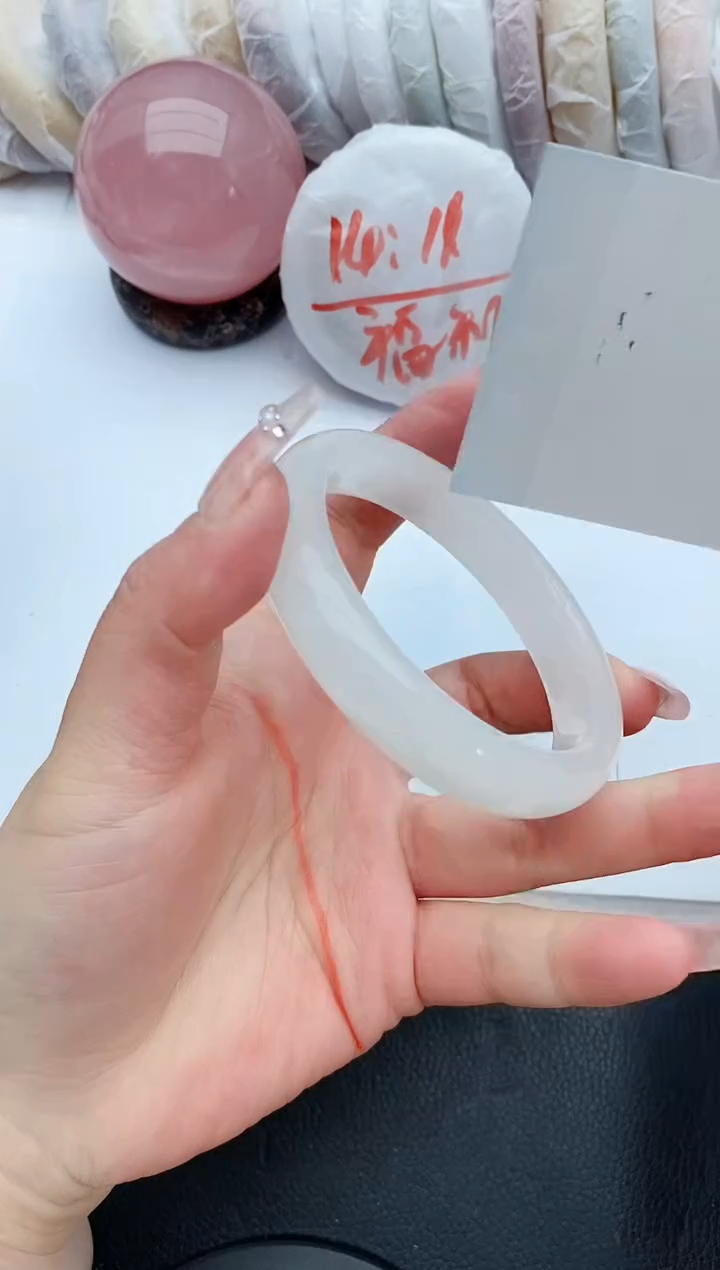 【闪购商品】石英质玉手镯未镶嵌A47+60/61