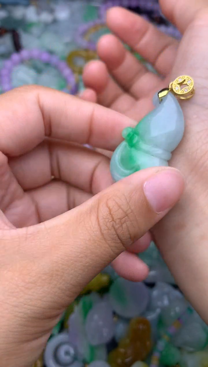 颈饰未镶嵌翡翠天然缅甸翡翠吊坠