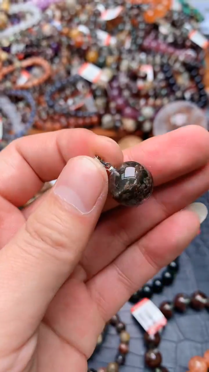 【闪购商品】水晶吊坠(赠链)合金106