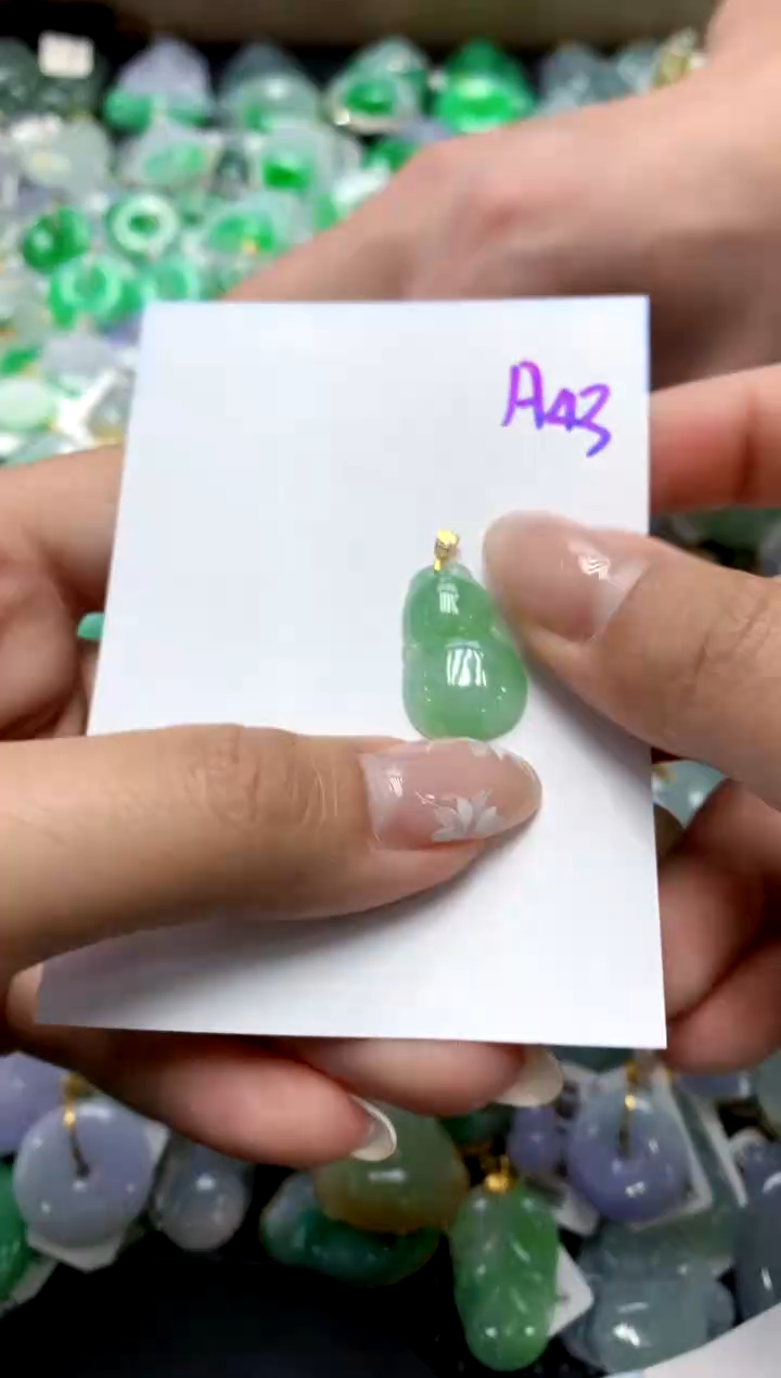 【闪购商品】翡翠颈饰18K金镶嵌1111111111111