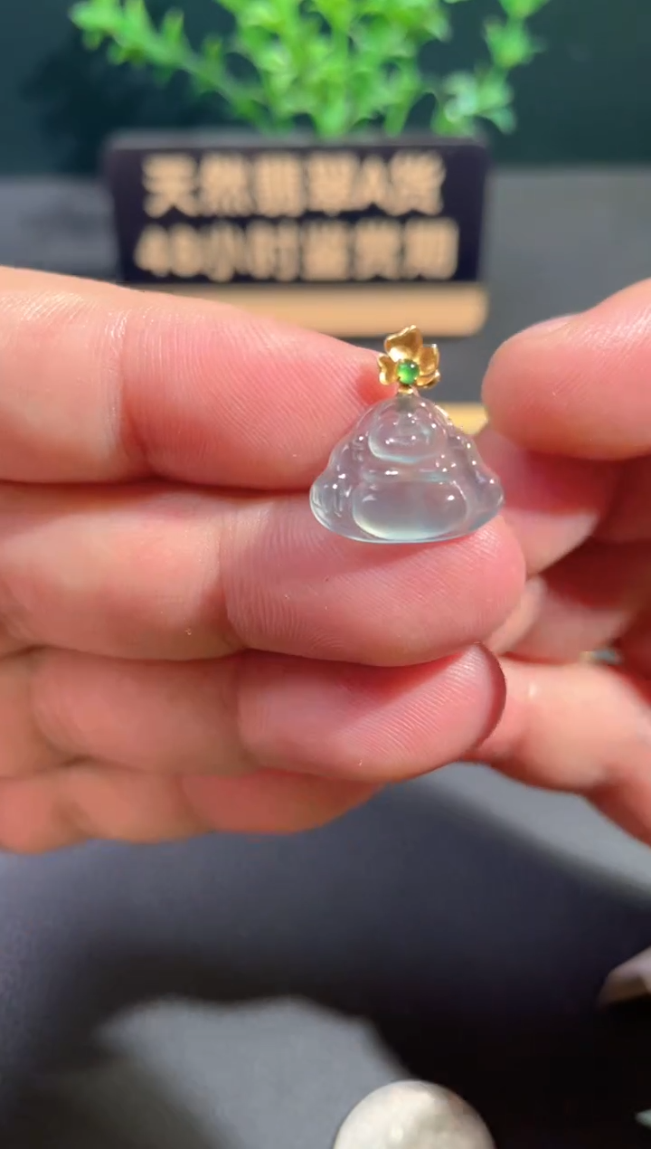 颈饰18K金镶嵌翡翠基地发货