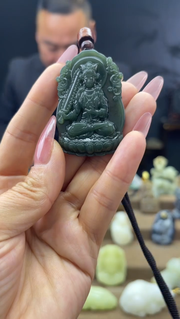 颈饰未镶嵌和田玉1