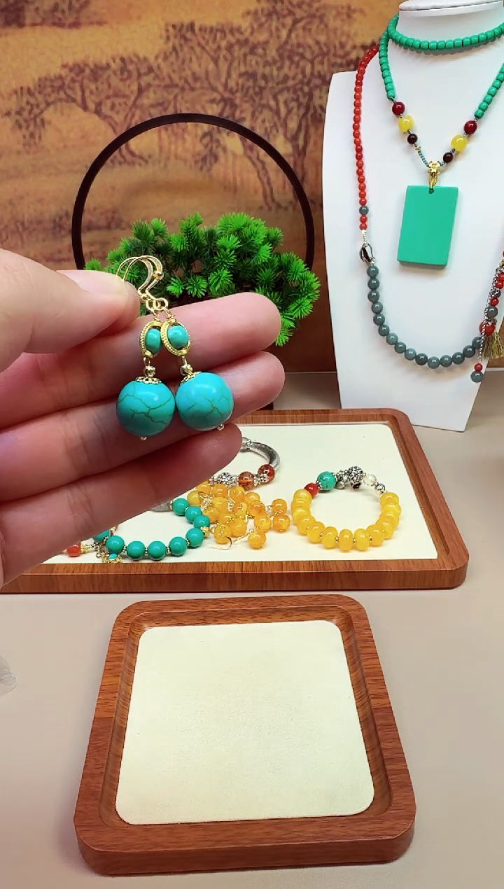 玛瑙/玉髓耳钉14K金镶嵌EEE