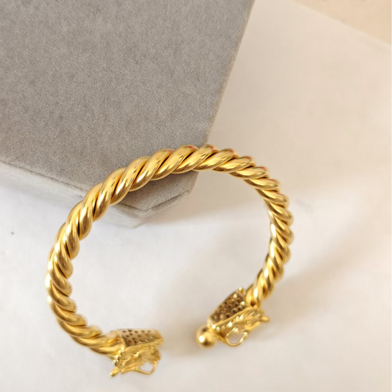 非金属珐琅手镯 小众设计轻奢饰品手镯 HT2103