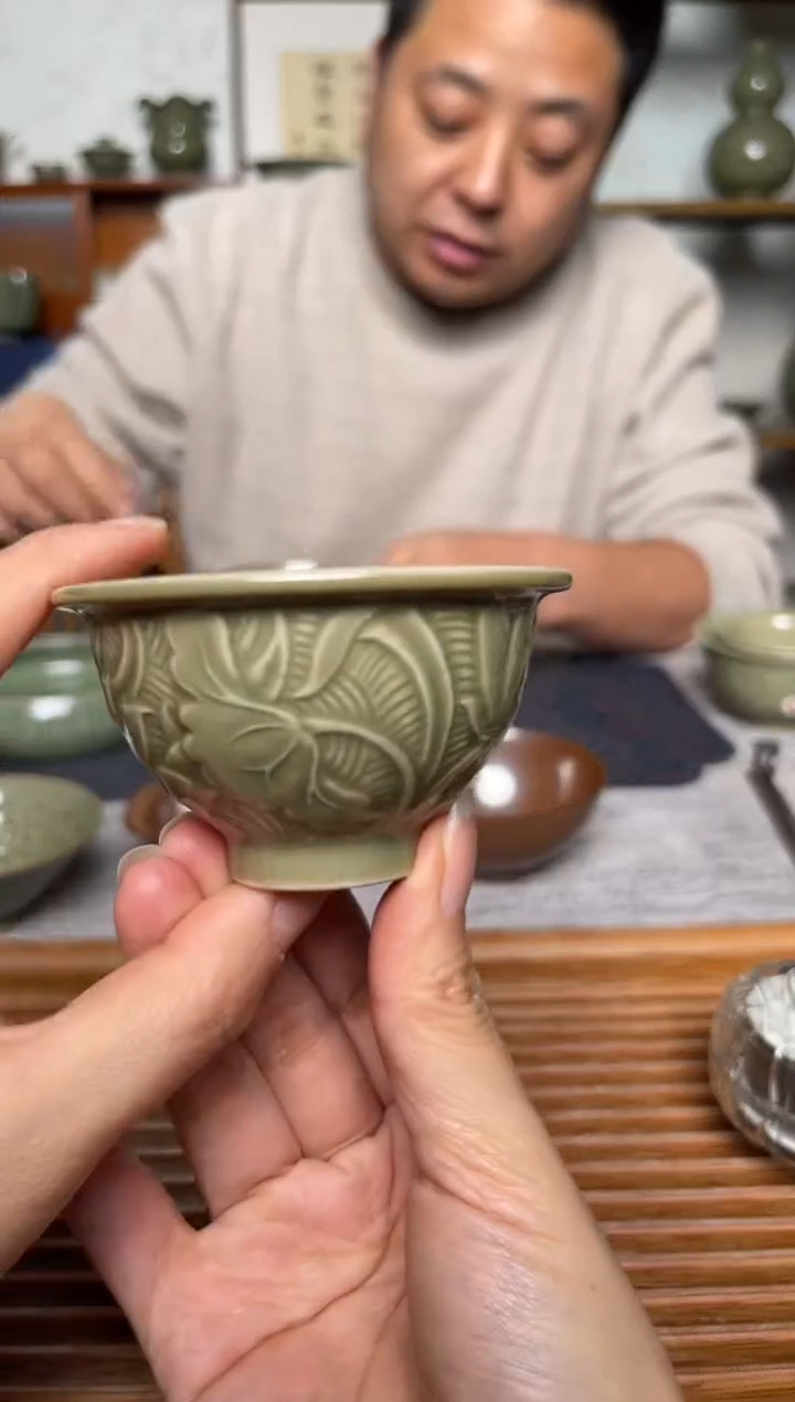 【闪购商品】其他秘色莲纹铃铛杯 微瑕福利