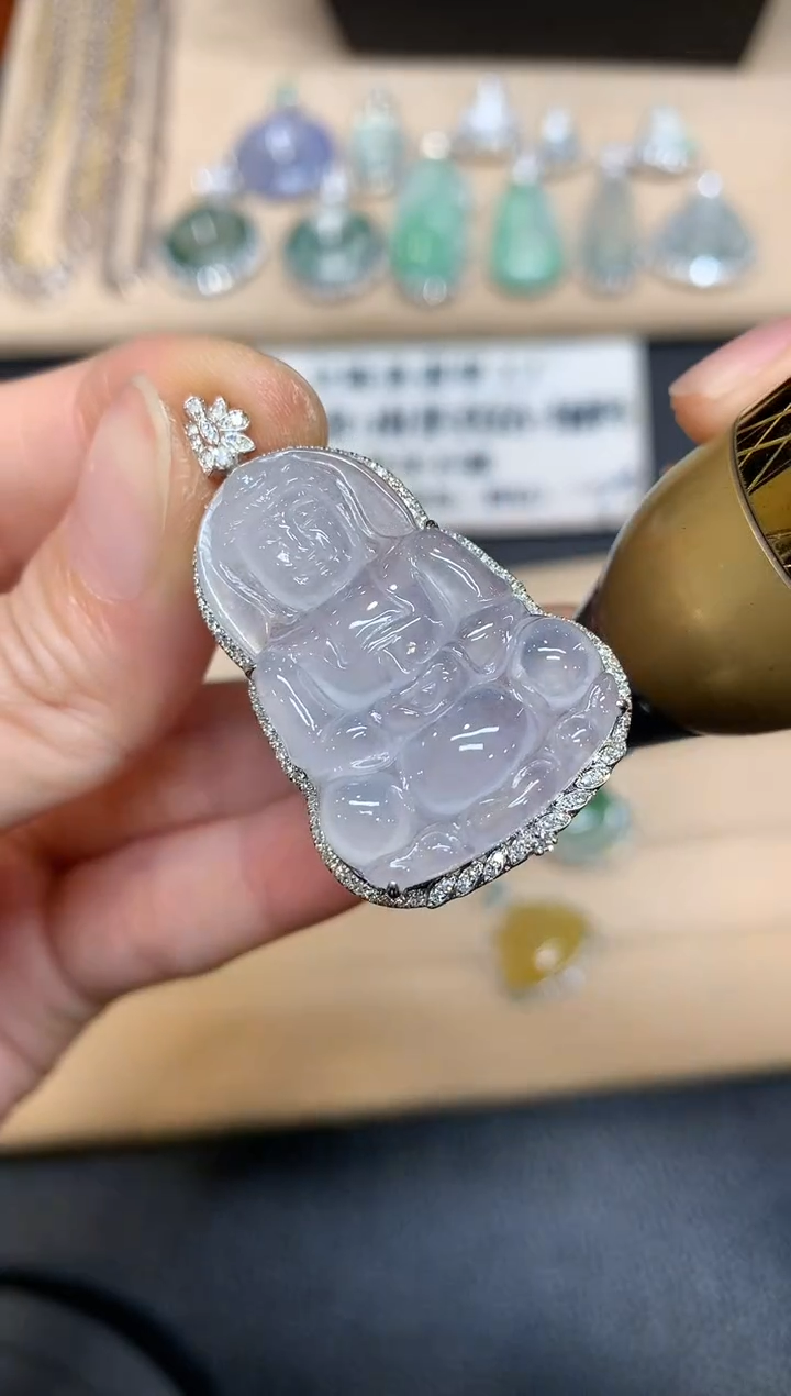 【闪购商品】翡翠颈饰18K金镶嵌观音【无服务费】