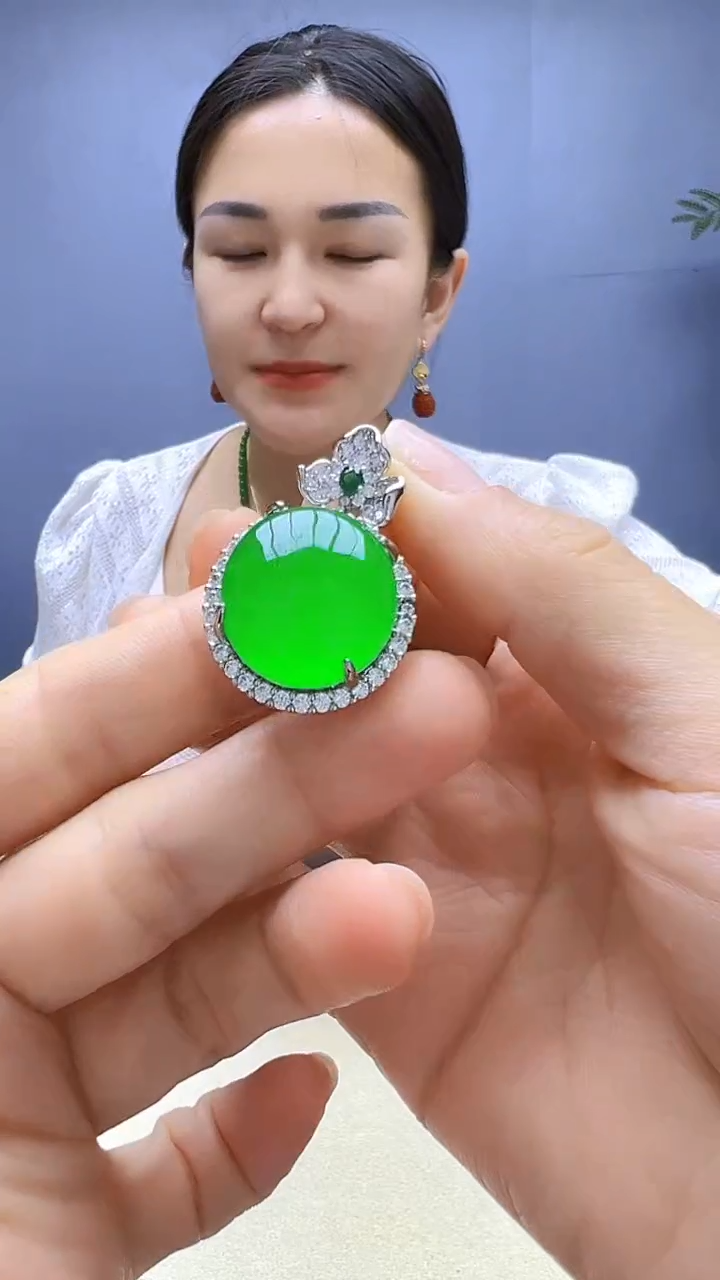 丹丹特色手工颈饰荷花圆牌吊坠