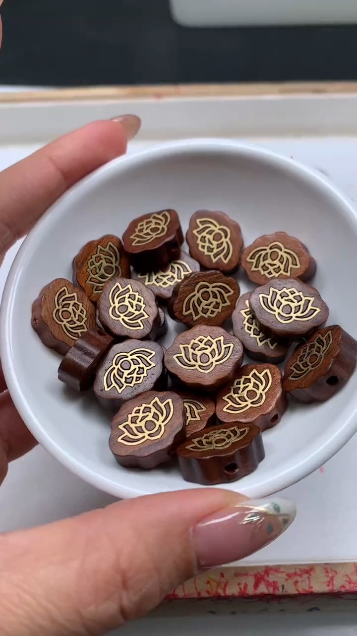 檀香紫檀（小叶紫檀）散珠D130 小叶紫檀莲花牌15*18*6mm 2个9.8元