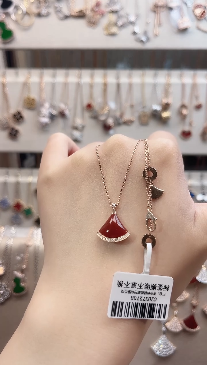 玛瑙18K金镶嵌项链18K金镶嵌 K玫