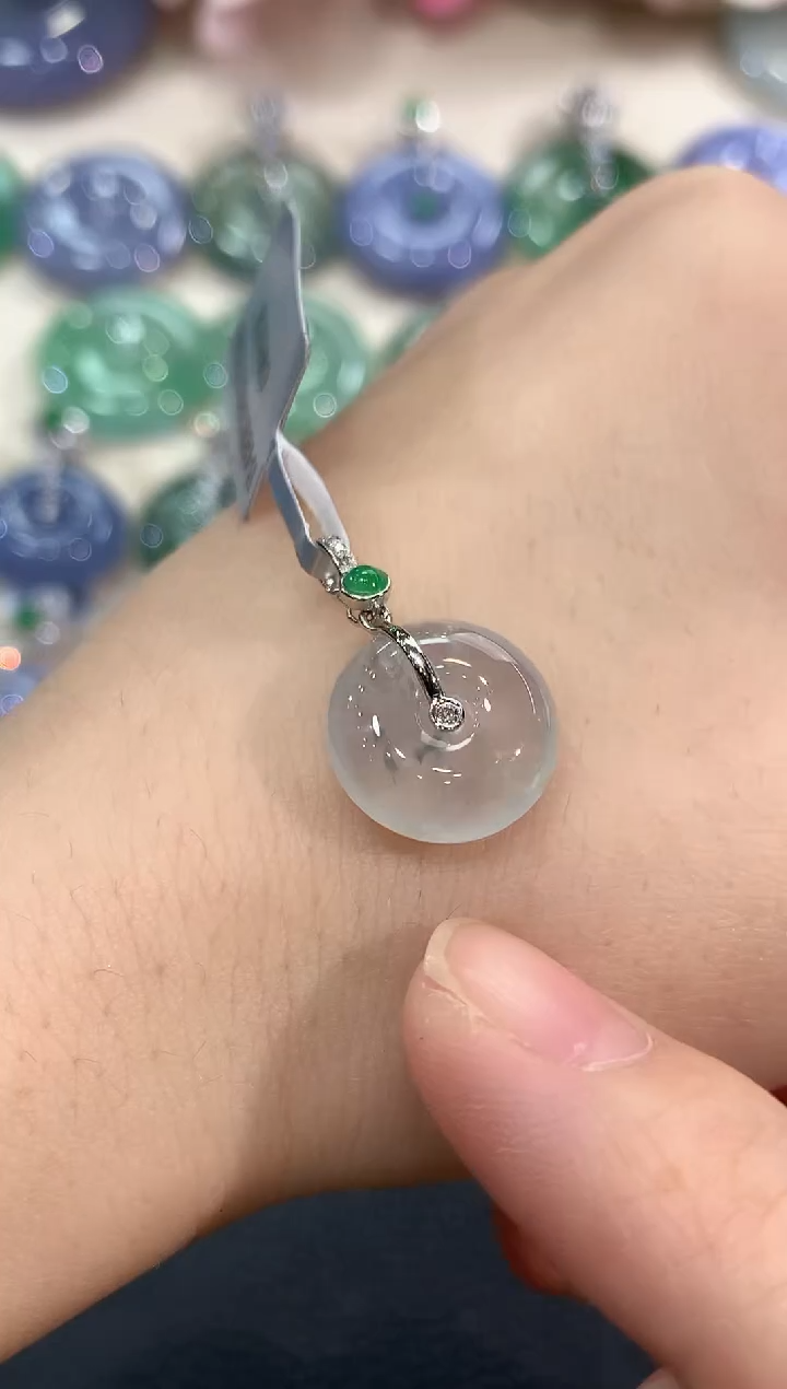 吊坠(不含链)18K金镶嵌翡翠冬日珠宝Q64