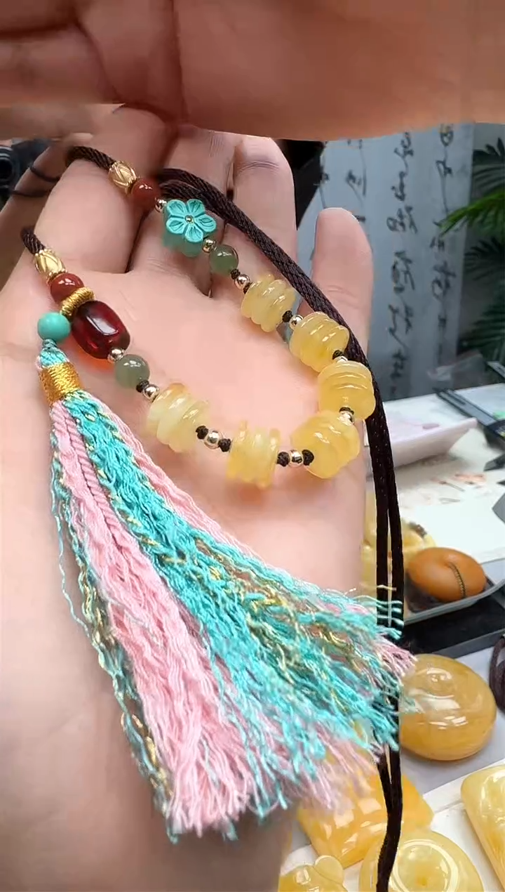 【闪购商品】琥珀裸石未镶嵌锁骨链   多样性发一