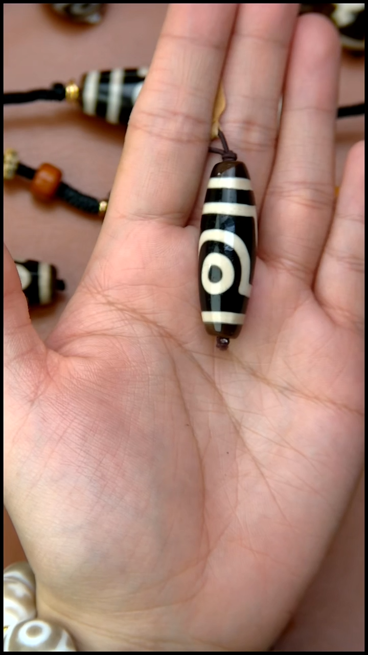 未镶嵌颈饰玛瑙/玉髓斗**?2眼