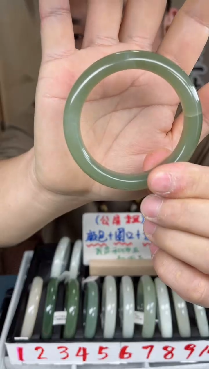 【闪购商品】和田玉手镯未镶嵌和田玉手镯-37    有瑕