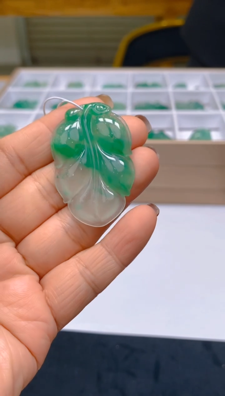 【闪购商品】石英质玉颈饰未镶嵌冰美人非洲翠087