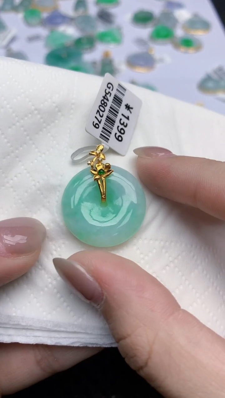 【闪购商品】翡翠颈饰18K金镶嵌天然翡翠A货