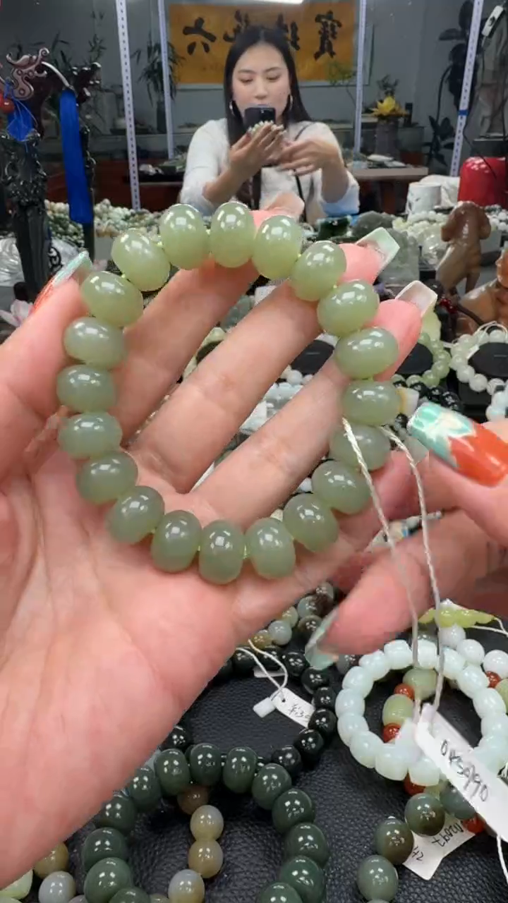 未镶嵌手串和田玉湖水绿算盘珠手串