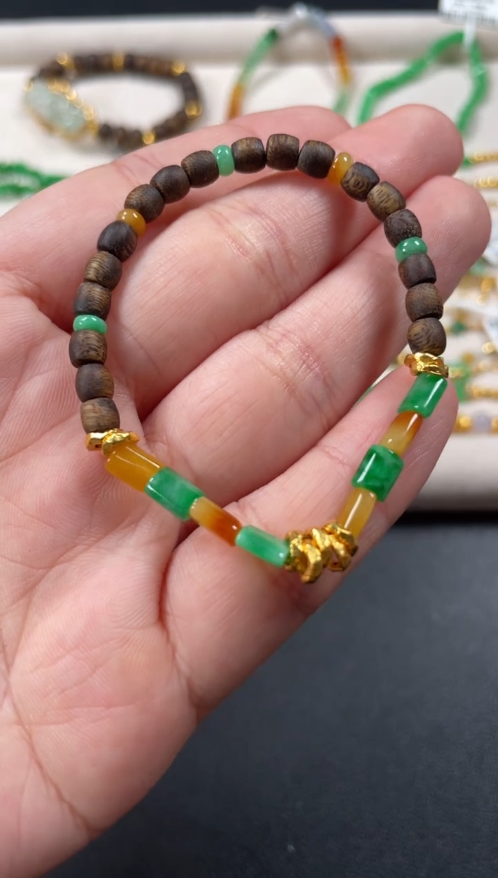 足金镶嵌手串翡翠一条   P619