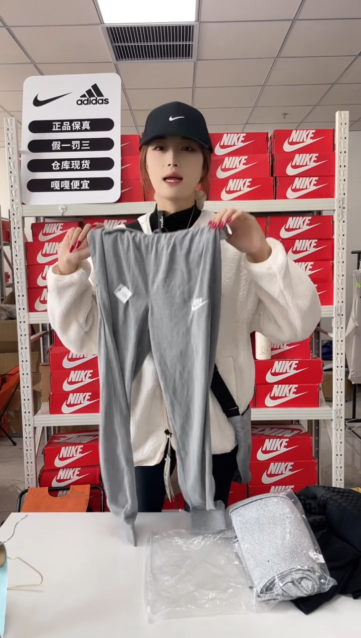 编码 596闪购尺码 145 Nike/耐克卫衣卫裤以直播间过款为主童装