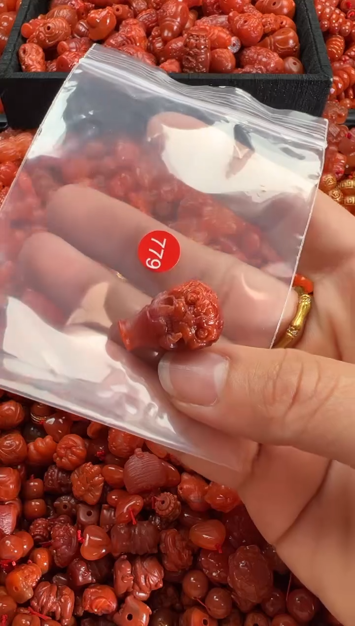 【闪购商品】南红玛瑙颈饰未镶嵌1