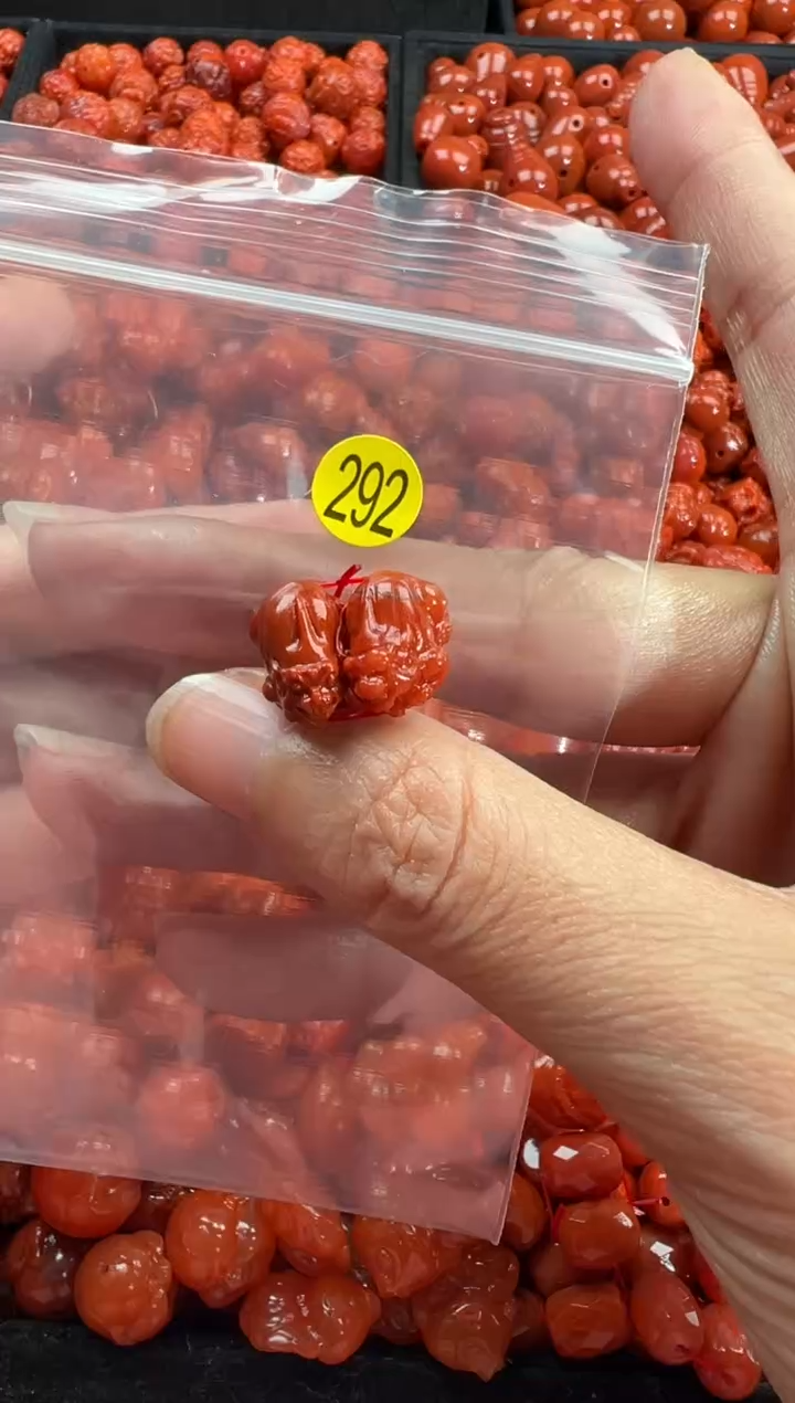 颈饰未镶嵌南红玛瑙1