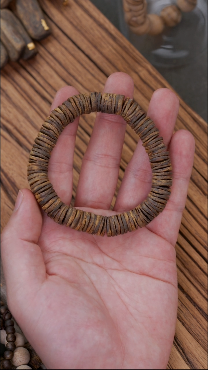 手串沉香小*螺全沉水老乌身1.1金钱片手串17g+