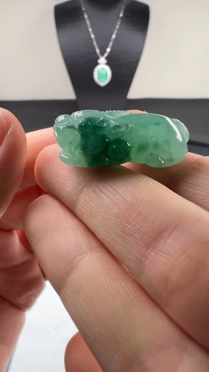 吊坠(不含链)未镶嵌翡翠天然缅甸A货翡翠 貔貅