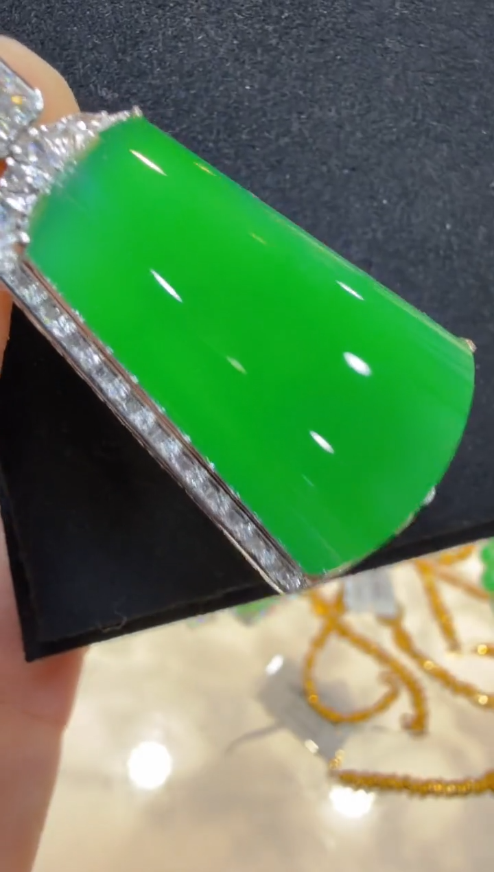 吊坠(不含链)18K金镶嵌翡翠多样性团购发一件