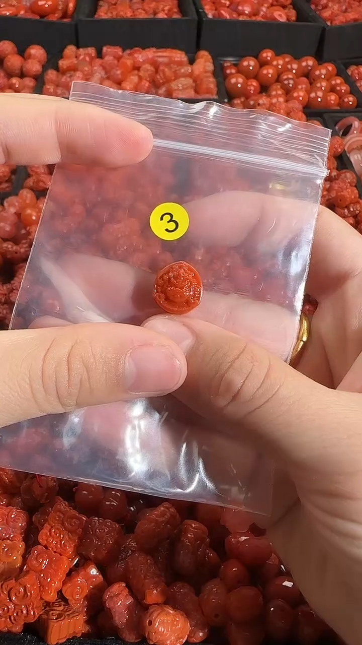 颈饰未镶嵌南红玛瑙1