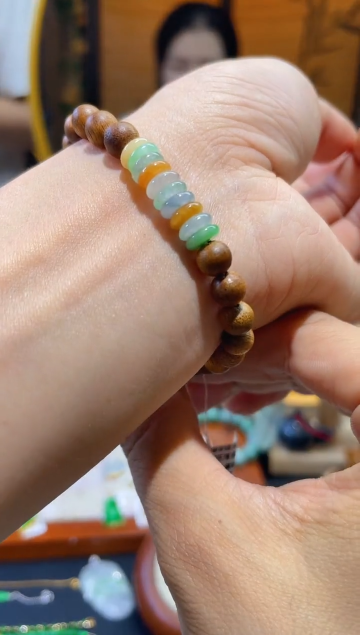 翡翠未镶嵌颈饰手串