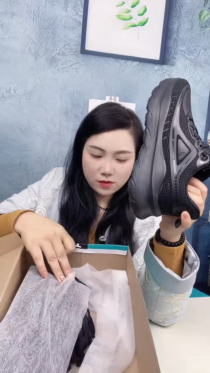 41码全黑  皮面运动鞋 捡漏